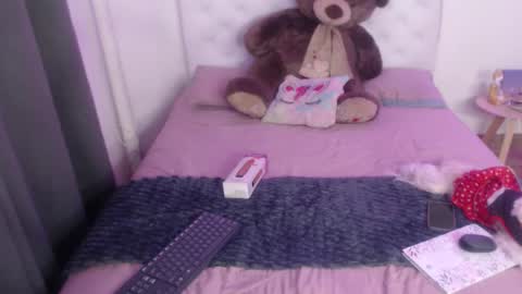 Snapshot of kylie444 chatting on 27, 11, 2025 Sara online show from 27, 11, 2025