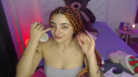 Snapshot of kylie444 chatting on 1, 12, 2025 Sara online show from 1, 12, 2025