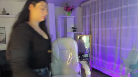 Snapshot of kylie_fire chatting on 2, 12, 2024 kylie online show from 2, 12, 2024