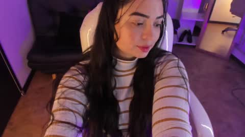 Snapshot of kylie_fire chatting on 2, 1, 2025 kylie online show from 2, 1, 2025