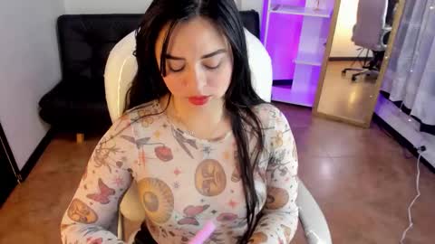 Snapshot of kylie_fire chatting on 18, 10, 2025 kylie online show from 18, 10, 2025