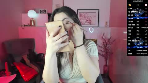 Snapshot of kylie_mellow chatting on 17, 10, 2025 Kylie online show from 17, 10, 2025