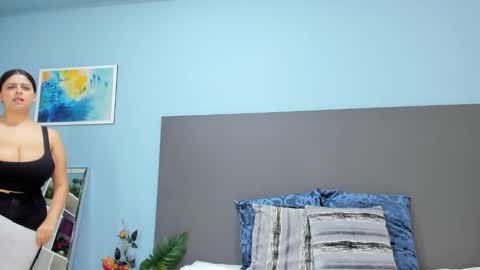 Kylie Reyes  online show from 24, 10, 2025