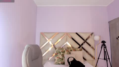 Kylie Reyes  online show from 7, 4, 2026