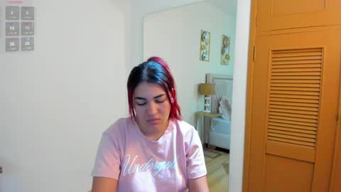 Snapshot of kyliiebaker chatting on 11, 5, 2026 Kylie online show from 11, 5, 2026