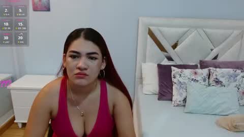 Snapshot of kyliiebaker chatting on 17, 6, 2026 Kylie online show from 17, 6, 2026