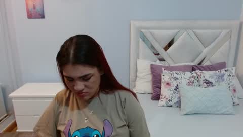 Snapshot of kyliiebaker chatting on 24, 6, 2026 Kylie online show from 24, 6, 2026