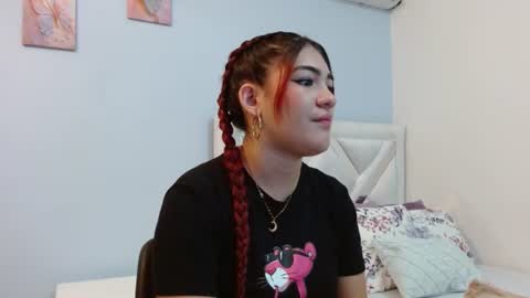 Snapshot of kyliiebaker chatting on 5, 7, 2026 Kylie online show from 5, 7, 2026