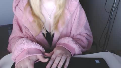 Snapshot of kymchi chatting on 8, 3, 2026 Check Out My NSFW OnlyFans Link On Bio online show from 8, 3, 2026