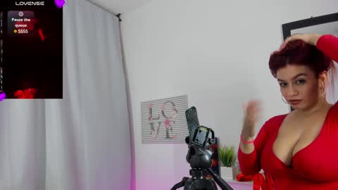 Snapshot of kyoto_sr chatting on 10, 12, 2024 Alejandra online show from 10, 12, 2024