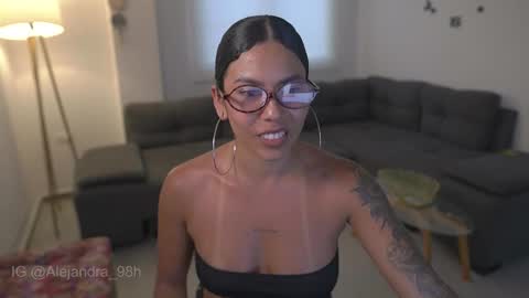 Snapshot of kyria__1 chatting on 17, 9, 2025 schedule 300 pm - 1100pm colombia time online show from 17, 9, 2025