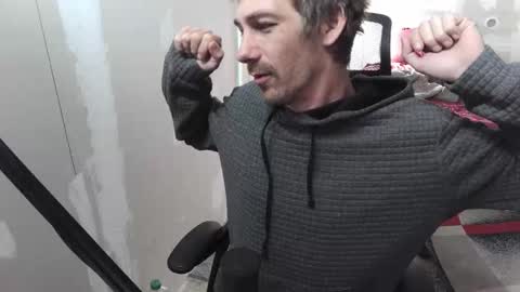 Snapshot of l1v1nth3dr3am chatting on 24, 10, 2025 l1v1nth3dr3am online show from 24, 10, 2025