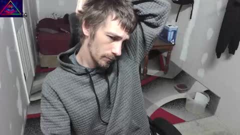 Snapshot of l1v1nth3dr3am chatting on 5, 11, 2025 l1v1nth3dr3am online show from 5, 11, 2025