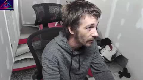 Snapshot of l1v1nth3dr3am chatting on 8, 11, 2025 l1v1nth3dr3am online show from 8, 11, 2025