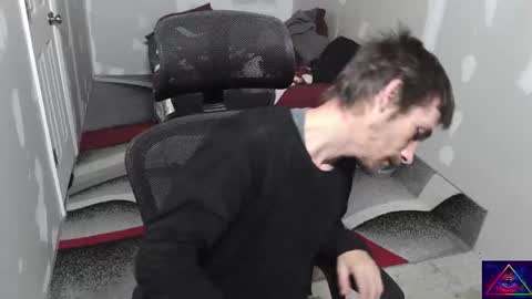 Snapshot of l1v1nth3dr3am chatting on 12, 11, 2025 l1v1nth3dr3am online show from 12, 11, 2025