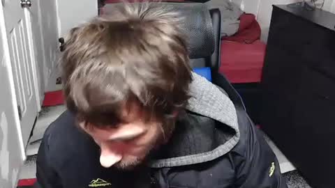 Snapshot of l1v1nth3dr3am chatting on 15, 12, 2025 l1v1nth3dr3am online show from 15, 12, 2025