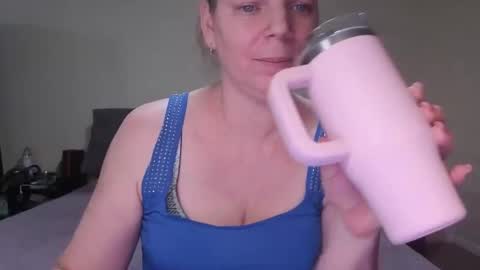 l4dyc4pricorn76 online show from 11, 2, 2026