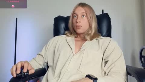 Snapshot of l_adonis_l chatting on 10, 11, 2025 Adonis online show from 10, 11, 2025