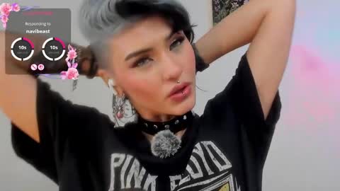 Snapshot of la_diabla_111_ chatting on 30, 4, 2026 Karime online show from 30, 4, 2026