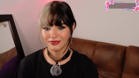 Snapshot of la_diabla_111_ chatting on 27, 5, 2026 Karime online show from 27, 5, 2026