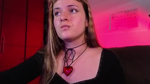 Snapshot of la_femme_fatale_ chatting on 2, 12, 2025 Hanna FREE ONLYFANS online show from 2, 12, 2025