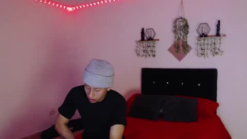 labrinthteasing online show from 16, 4, 2026