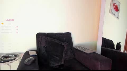 Snapshot of lace_victoria chatting on 4, 11, 2025 lace_victoria online show from 4, 11, 2025