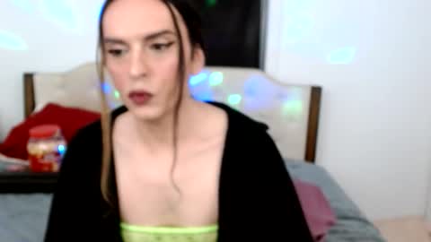 Lacey Phoenix online show from 22, 2, 2026