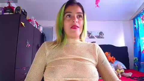 Snapshot of lacolombiana_bitch chatting on 6, 5, 2026 Valentina online show from 6, 5, 2026