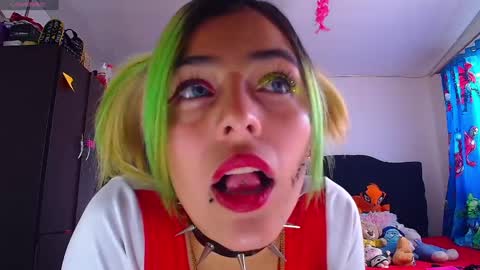 Snapshot of lacolombiana_bitch chatting on 8, 5, 2026 Valentina online show from 8, 5, 2026