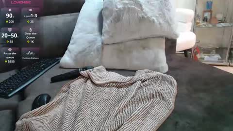 Snapshot of ladii_mia chatting on 16, 9, 2025 Mia online show from 16, 9, 2025