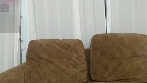 Snapshot of ladii_mia chatting on 9, 11, 2025 Mia online show from 9, 11, 2025