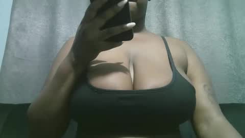 lady_dearra online show from 23, 12, 2025