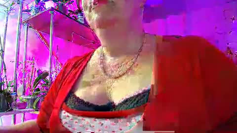 Snapshot of lady_gloria chatting on 12, 1, 2025 Lady Gloria online show from 12, 1, 2025