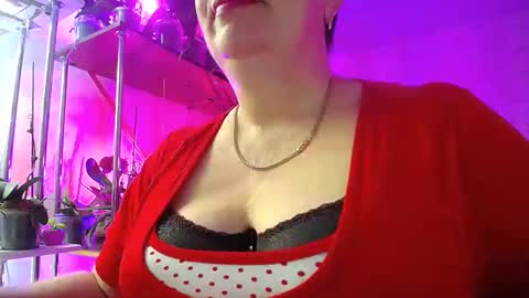 Snapshot of lady_gloria chatting on 1, 2, 2025 Lady Gloria online show from 1, 2, 2025