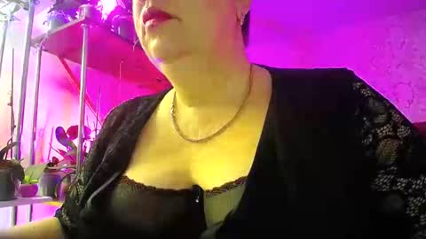 Snapshot of lady_gloria chatting on 2, 2, 2025 Lady Gloria online show from 2, 2, 2025