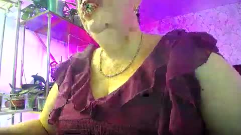 Snapshot of lady_gloria chatting on 11, 9, 2025 Lady Gloria online show from 11, 9, 2025