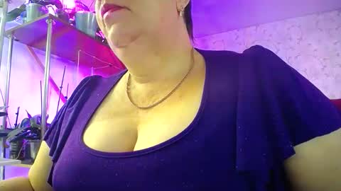 Snapshot of lady_gloria chatting on 5, 10, 2025 Lady Gloria online show from 5, 10, 2025