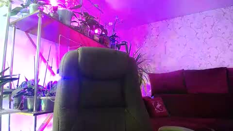 Snapshot of lady_gloria chatting on 9, 10, 2025 Lady Gloria online show from 9, 10, 2025