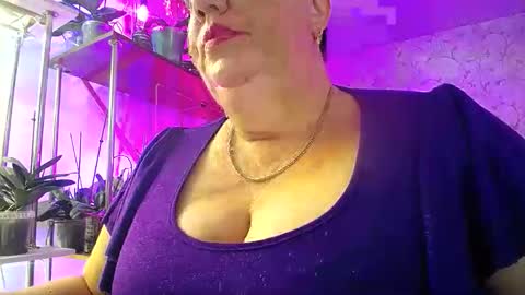 Snapshot of lady_gloria chatting on 24, 10, 2025 Lady Gloria online show from 24, 10, 2025