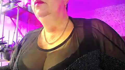 Snapshot of lady_gloria chatting on 26, 10, 2025 Lady Gloria online show from 26, 10, 2025