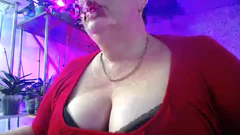 Snapshot of lady_gloria chatting on 13, 11, 2025 Lady Gloria online show from 13, 11, 2025