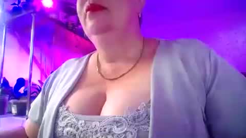Lady Gloria online show from 10, 7, 2026