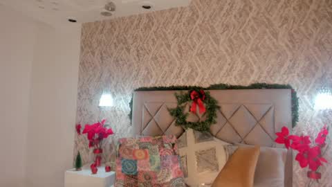 Snapshot of lady_lacey05 chatting on 18, 12, 2024 Gaby online show from 18, 12, 2024