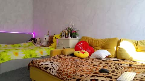 Sima Ladybigsmile online show from 12, 3, 2026