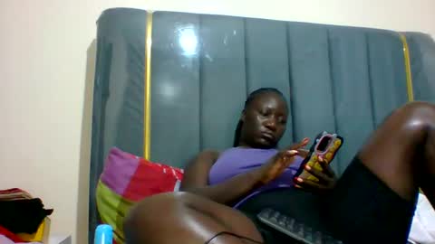 Snapshot of ladyblossoms19 chatting on 22, 12, 2024 lindah32 online show from 22, 12, 2024