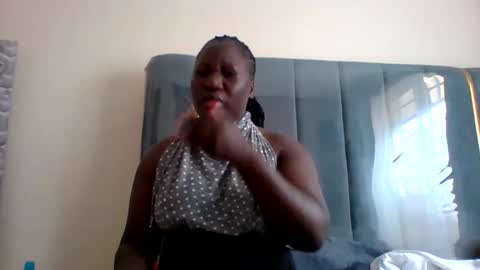 Snapshot of ladyblossoms19 chatting on 24, 12, 2024 lindah32 online show from 24, 12, 2024