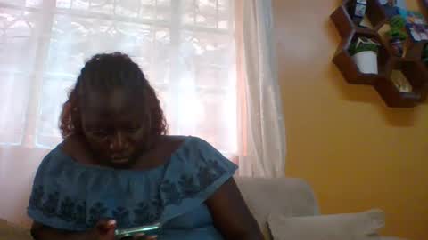 Snapshot of ladyblossoms19 chatting on 23, 9, 2025 lindah32 online show from 23, 9, 2025