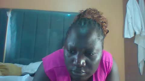 Snapshot of ladyblossoms19 chatting on 24, 9, 2025 lindah32 online show from 24, 9, 2025