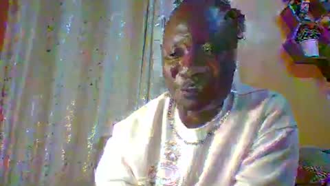 Snapshot of ladyblossoms19 chatting on 25, 9, 2025 lindah32 online show from 25, 9, 2025